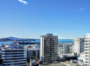 Cute CBD Apartment with AC and Amazing Views